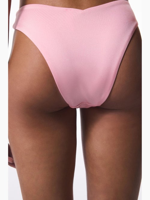 Slip bikini con dettaglio di perline e taglio a v penti - Kiabi Slip bikini con dettaglio di perline e taglio a v penti - Kiabi