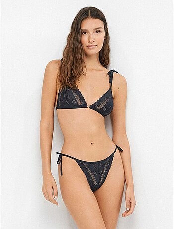 Slip brasiliano con fiocchetti in pizzo