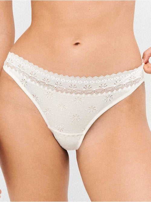 Slip tipo bikini in tessuto pizzo floreale aspetto rustico - Kiabi Slip tipo bikini in tessuto pizzo floreale aspetto rustico - Kiabi