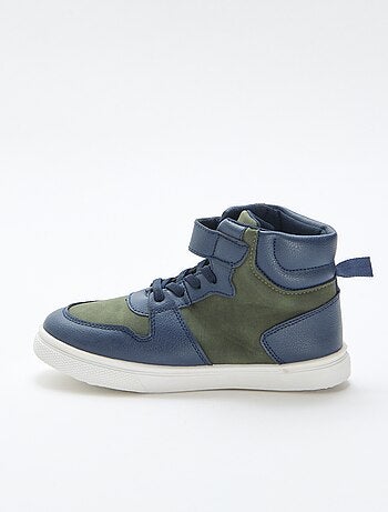 Sneaker alta con velcro in similpelle