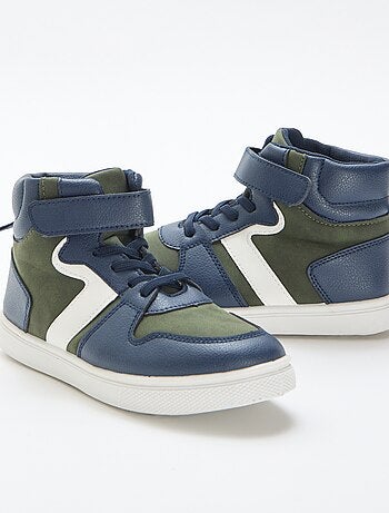 Sneaker alta con velcro in similpelle