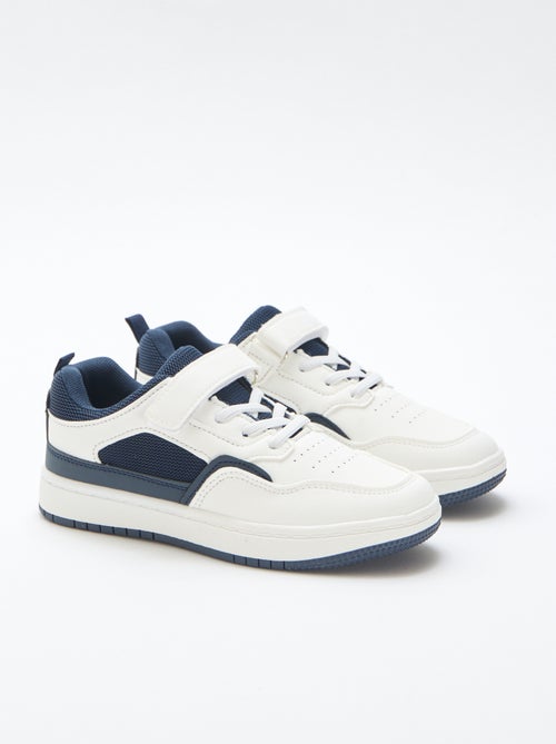 Sneaker basse con strappo a contrasto bicolore - Kiabi