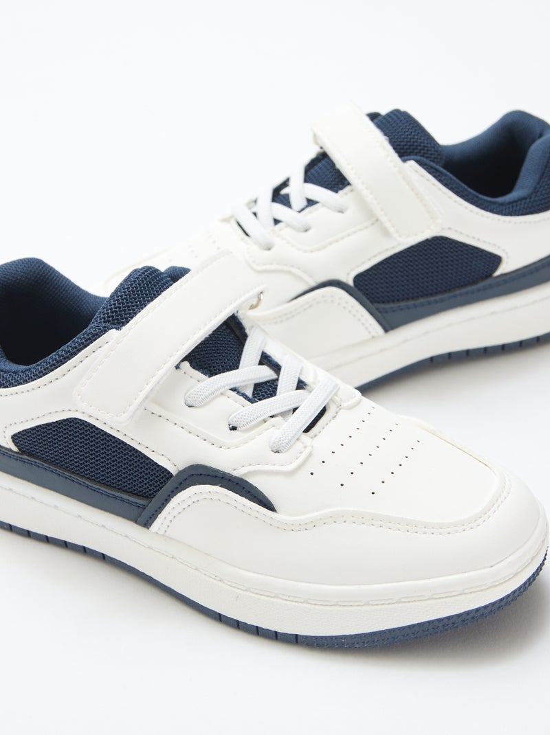 Sneaker basse con strappo a contrasto bicolore Blu - Kiabi
