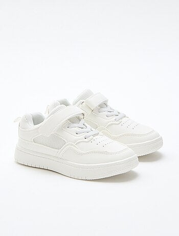 Sneaker basse con strappo tinta unita