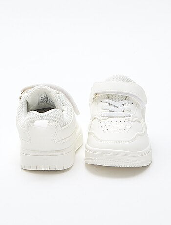 Sneaker basse con strappo tinta unita