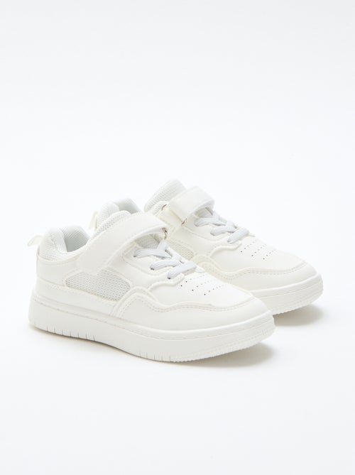 Sneaker basse con strappo tinta unita - Kiabi