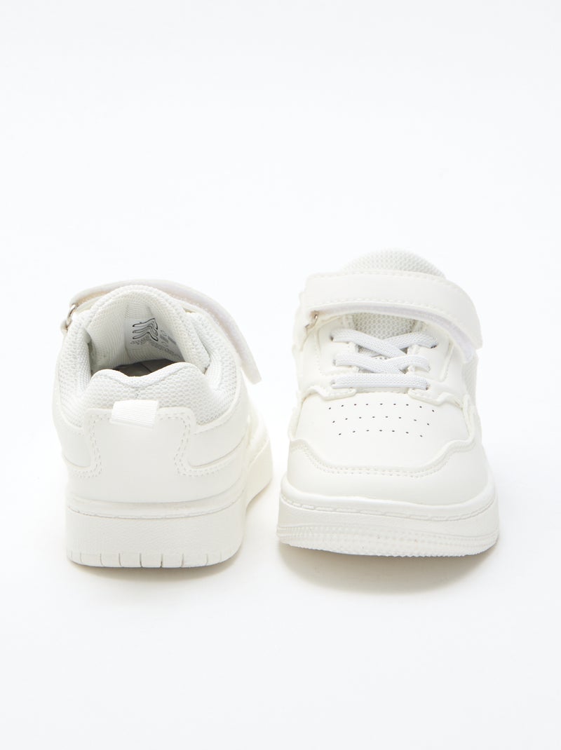 Sneaker basse con strappo tinta unita Bianco - Kiabi