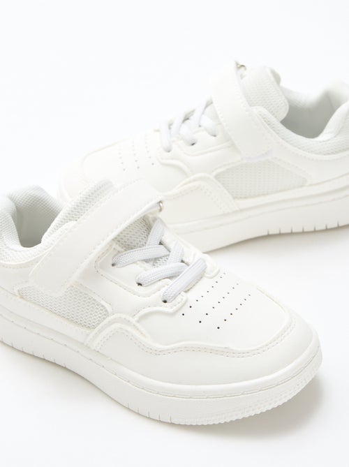 Sneaker basse con strappo tinta unita - Kiabi