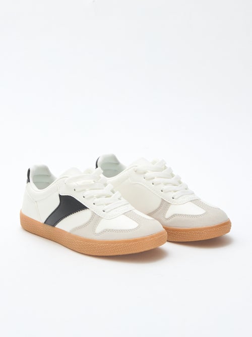 Sneaker basse in suede con inserto a contrasto - Kiabi