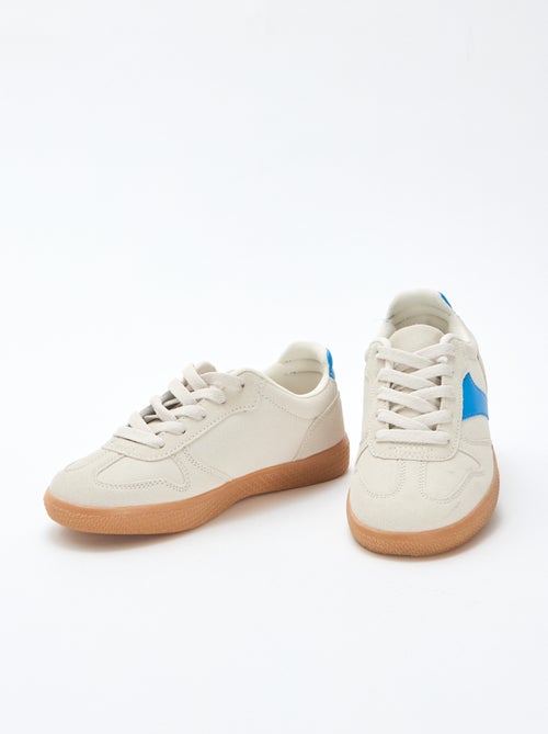 Sneaker basse in suede con inserto a contrasto - Kiabi