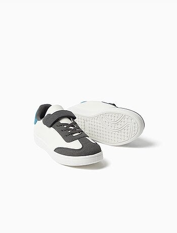 Sneakers a contrasto, mo fashion