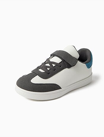 Sneakers a contrasto, mo fashion
