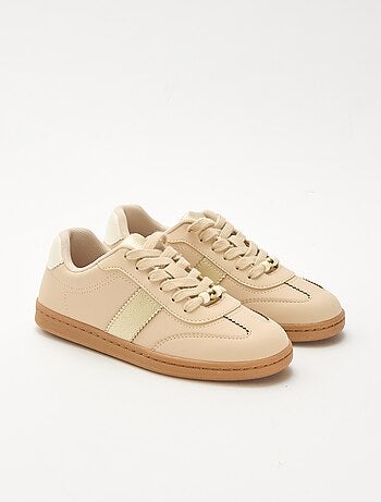 Sneakers alla moda con inserti stampati leopardati