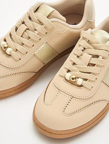 Sneakers alla moda con inserti stampati leopardati