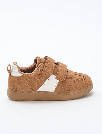 Sneakers basse con apertura a 2 strappi