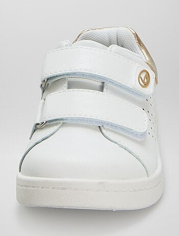 Sneakers basse con apertura a strappo