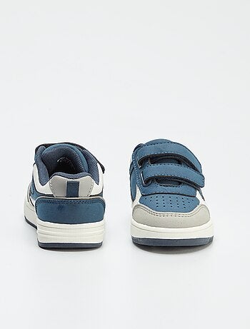 Sneakers basse con apertura a strappo