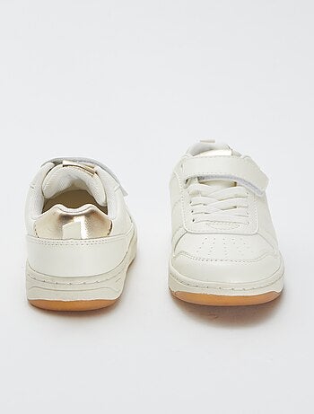 Sneakers basse con apertura a strappo e lacci