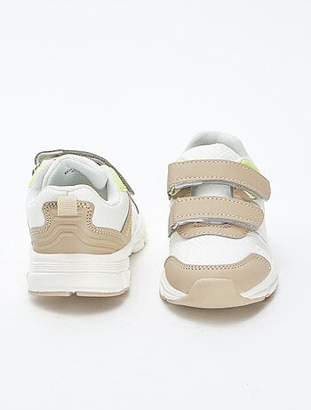 Sneakers basse con dettagli fluo