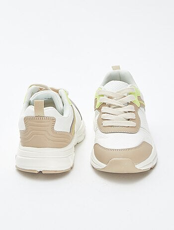 Sneakers basse con dettagli fluo