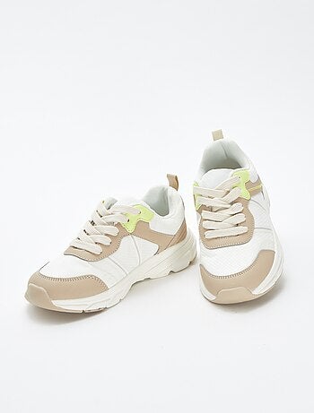 Sneakers basse con dettagli fluo