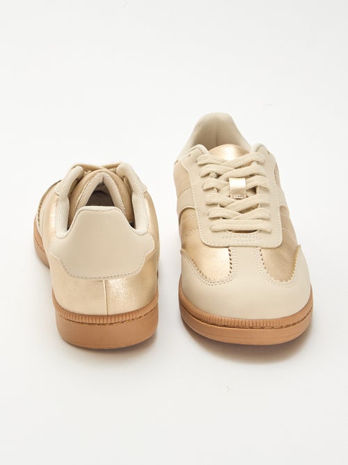 Sneakers basse con inserti a contrasto - Kiabi