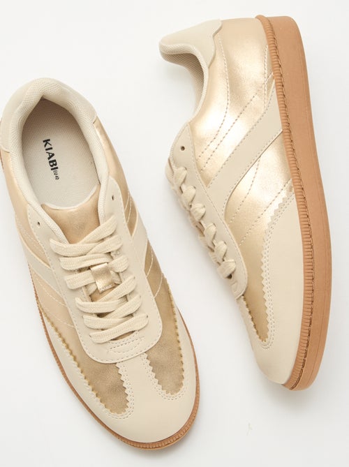 Sneakers basse con inserti a contrasto - Kiabi