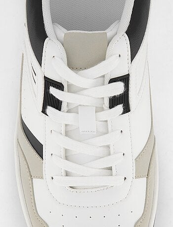 Sneakers basse con lacci