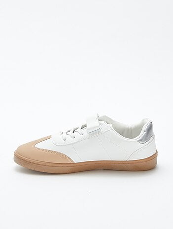 Sneakers basse con lacci elasticizzati + strappo