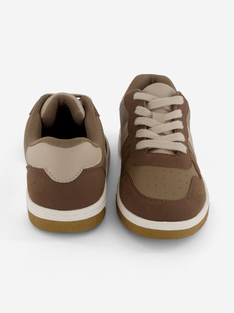 Sneakers basse con lacci Marrone - Kiabi