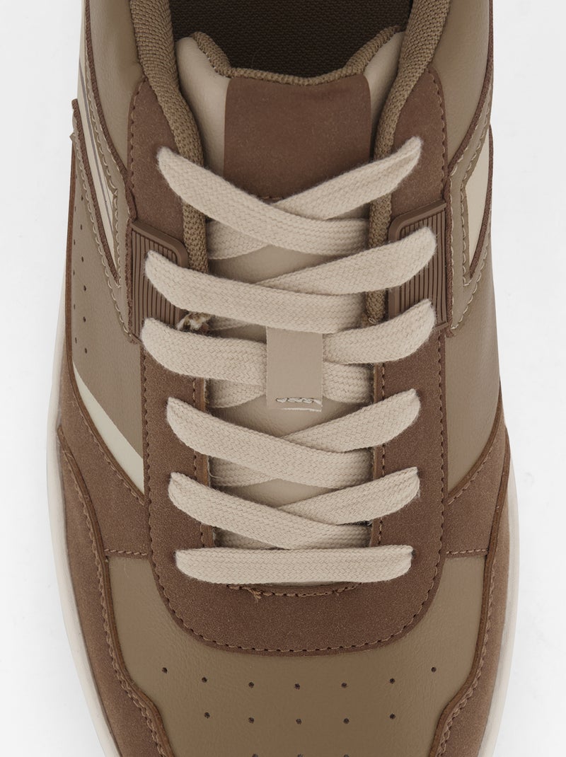 Sneakers basse con lacci Marrone - Kiabi