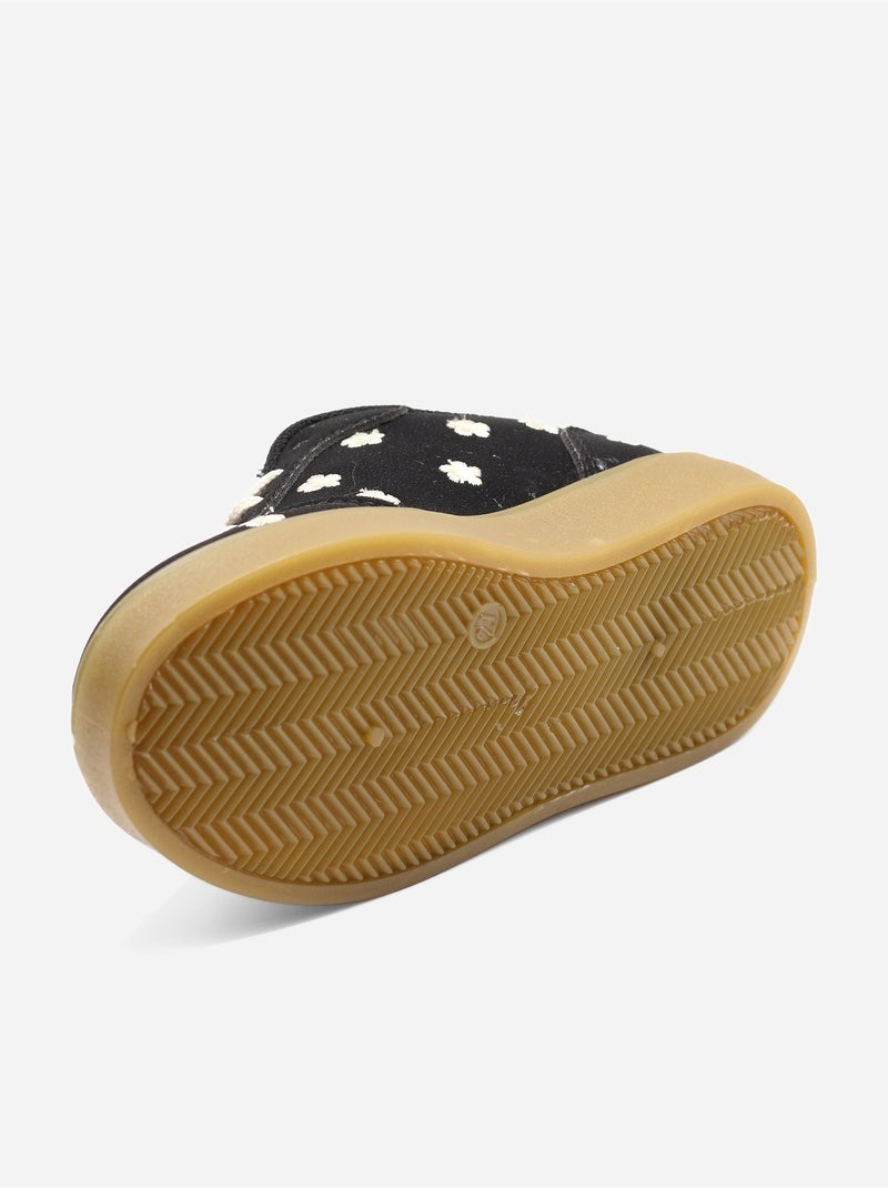 Sneakers basse con lacci Nero - Kiabi