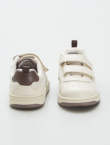 Sneakers basse con strappi