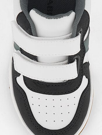 Sneakers basse con strappi