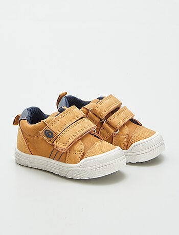 Sneakers basse con strappi