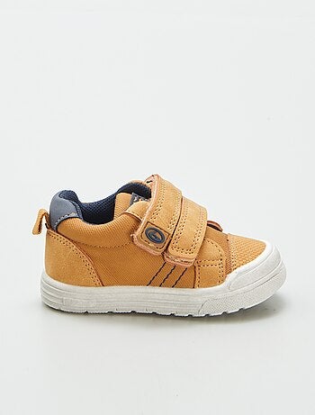 Sneakers basse con strappi