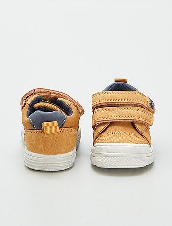 Sneakers basse con strappi