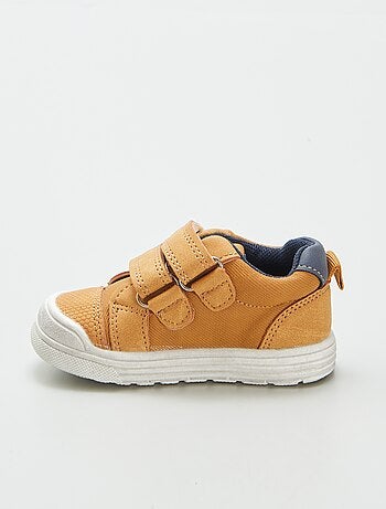 Sneakers basse con strappi