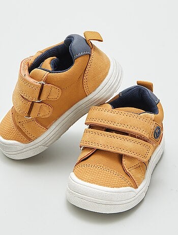 Sneakers basse con strappi