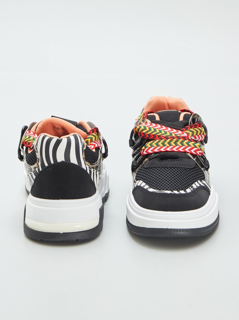 Sneakers basse con suole spesse con lacci fantasia NERO - Kiabi