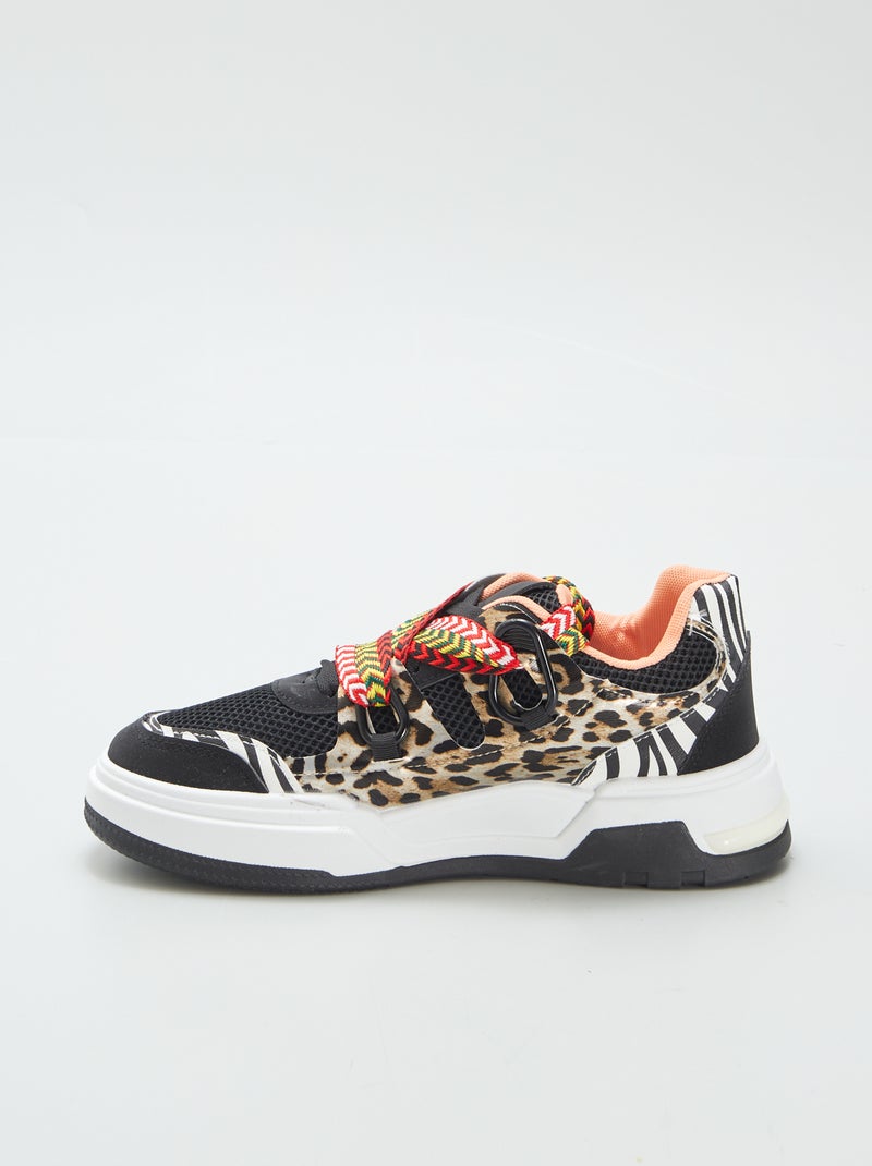 Sneakers basse con suole spesse con lacci fantasia NERO - Kiabi