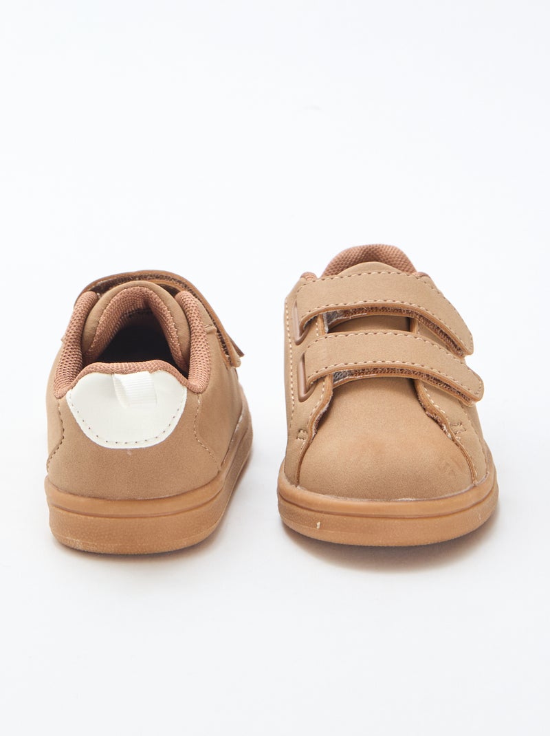 Sneakers basse con velcro in ecopelle scamosciata bicolore Marrone - Kiabi