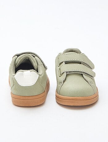 Sneakers basse con velcro in suede bicolore