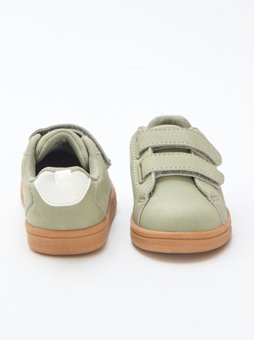 Sneakers basse con velcro in suede bicolore - Kiabi