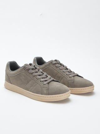 Sneakers basse in finta pelle scamosciata stringate