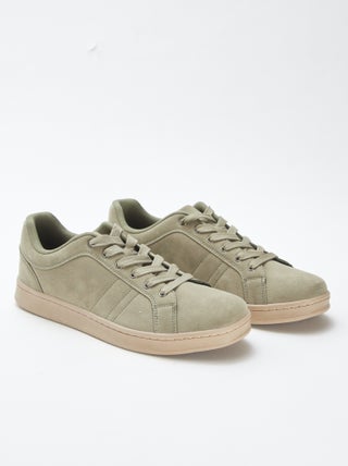 Sneakers basse in finta pelle scamosciata stringate