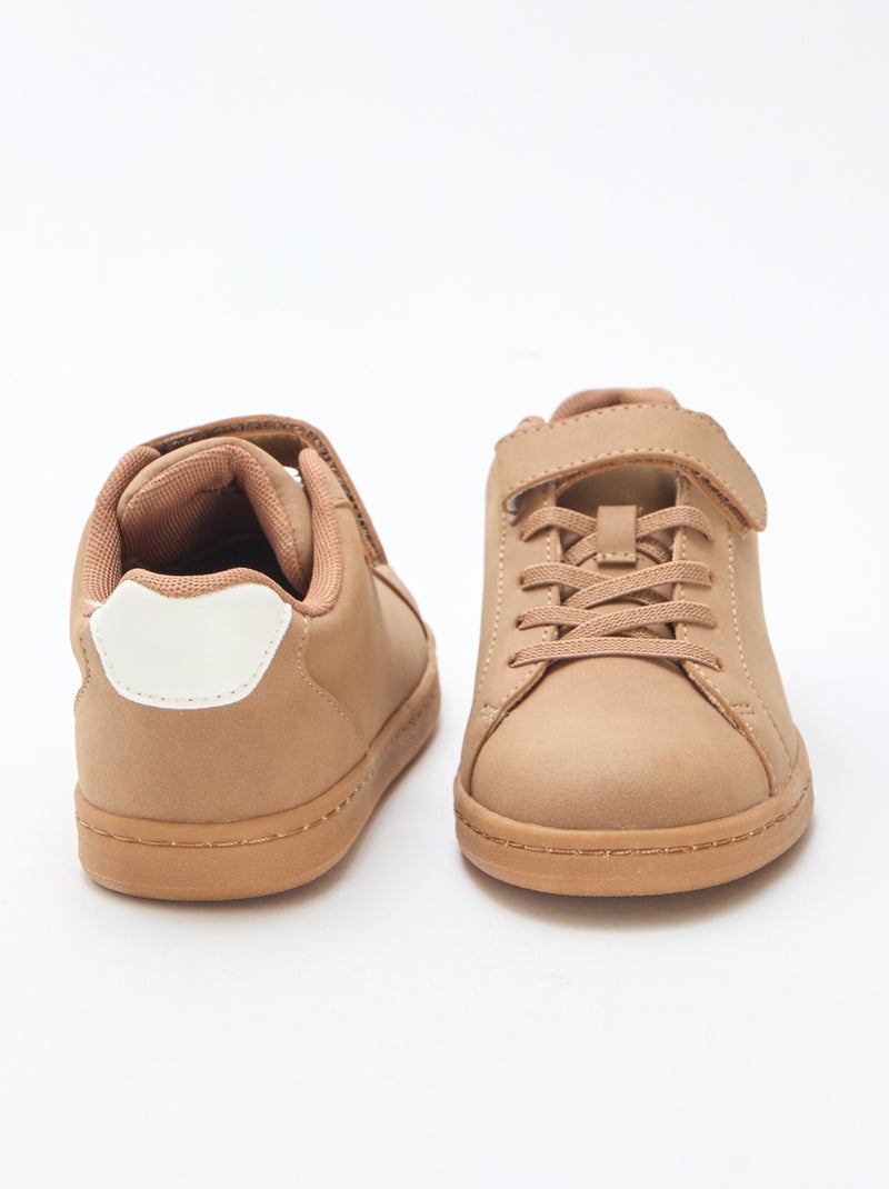 Sneakers basse in simil suede con velcro Marrone - Kiabi