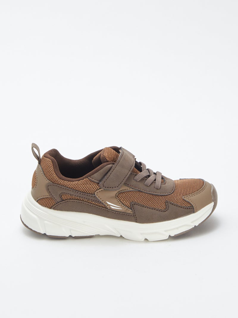 Sneakers basse in tessuto e mesh Marrone - Kiabi