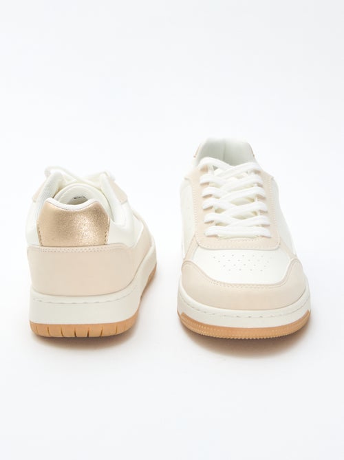 Sneakers bicolore con dettagli dorati - Kiabi