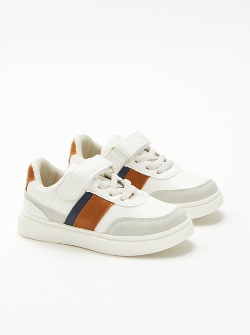 Sneakers bicolore con strappo - Kiabi